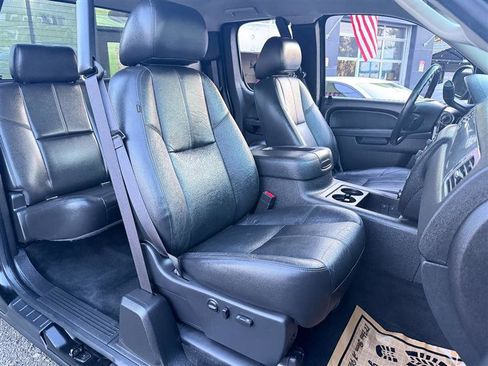 Used 2013 Chevrolet Silverado 1500 LTZ image 23