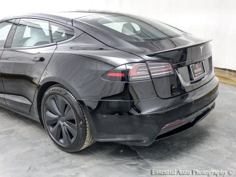 Used 2022 Tesla Model S Plaid image 9