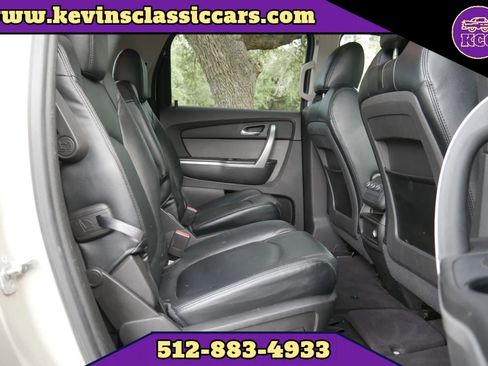 Used 2010 GMC Acadia SLE image 19