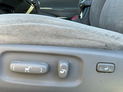 Used 2004 Toyota Camry LE FWD image 20