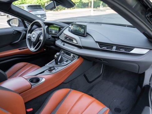 Used 2019 BMW i8 Coupe AWD/4WD image 29