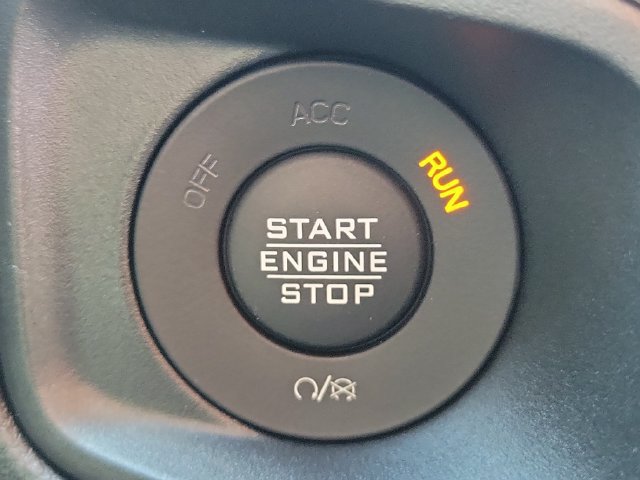 Used 2025 Jeep Wrangler Sport AWD/4WD image 26