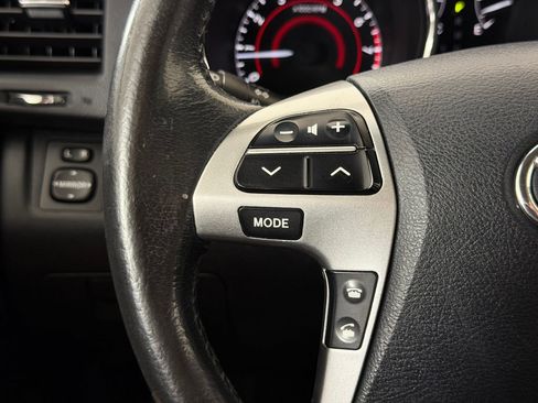 Used 2013 Toyota Highlander SE FWD image 15