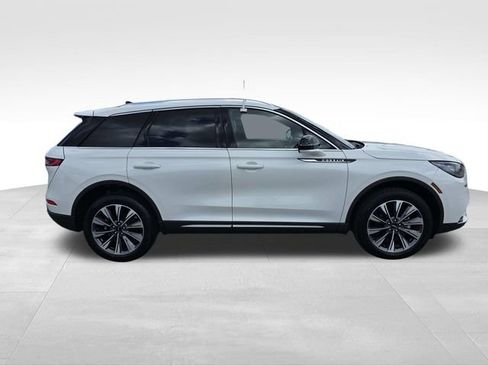 Used 2022 Lincoln Corsair Reserve w/ Elements Package FWD image 2