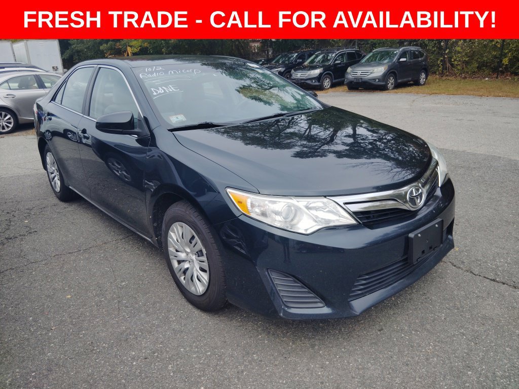 Used 2014 Toyota Camry LE FWD image 1