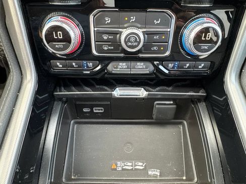 Used 2024 GMC Yukon Denali AWD/4WD image 14