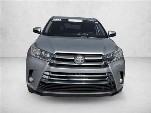 Certified 2018 Toyota Highlander Limited Platinum AWD/4WD image 2