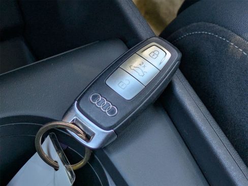 Used 2023 Audi Q4 e-tron Premium image 32