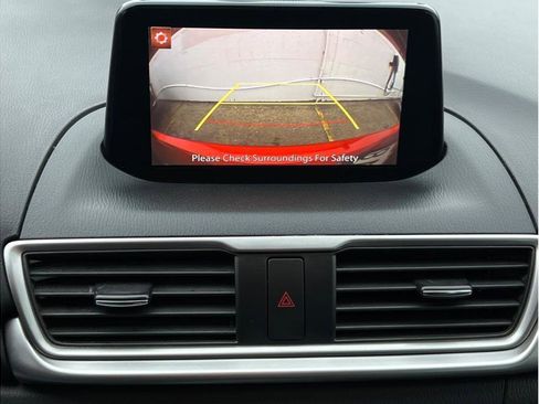 Used 2017 MAZDA MAZDA3 Sport image 13