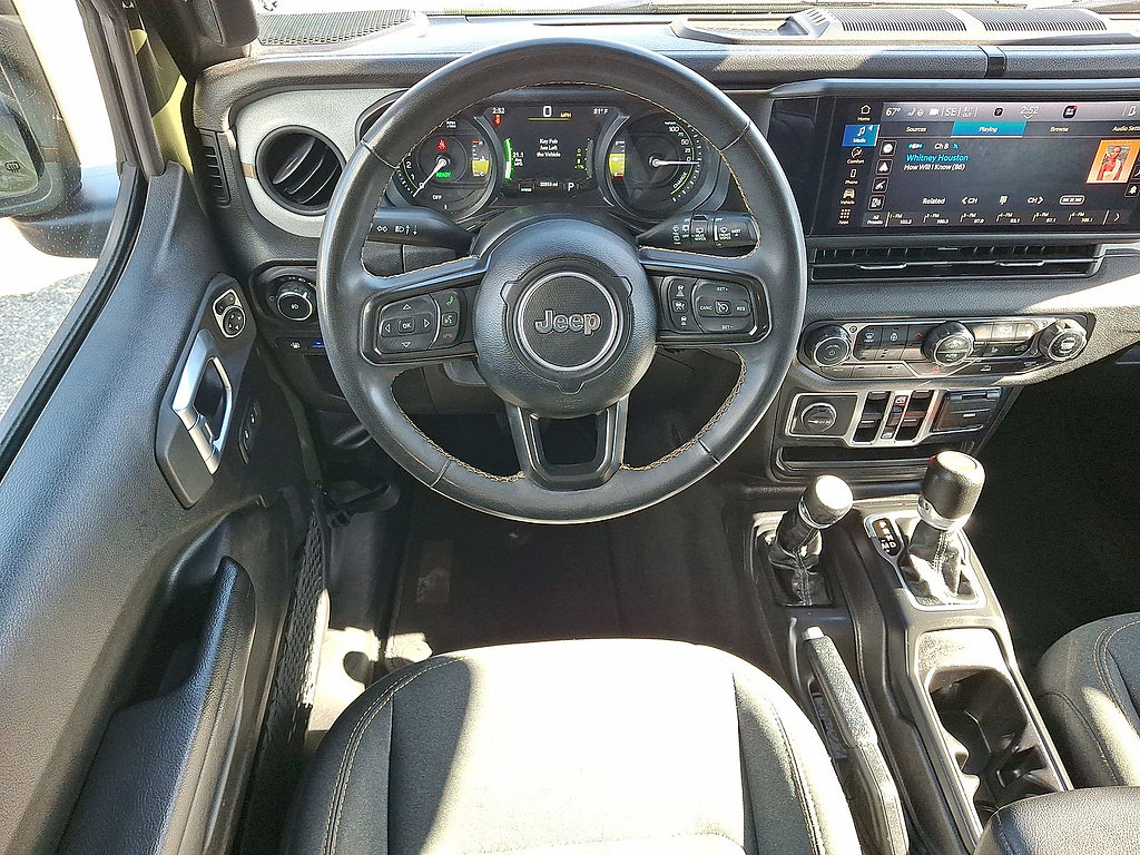 Used 2024 Jeep Wrangler Unlimited w/ Convenience Group AWD/4WD image 27