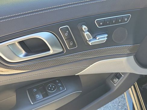 Used 2018 Mercedes-Benz SL 63 AMG image 18