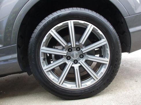 Used 2018 Audi Q7 3.0T Prestige w/ Prestige Package AWD/4WD image 40