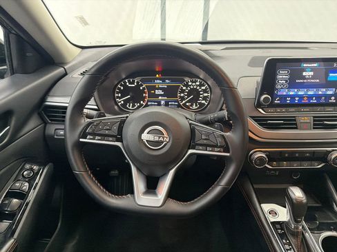 Used 2025 Nissan Altima 2.5 SR FWD image 22