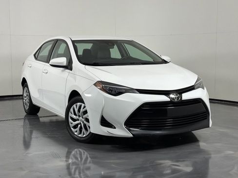 Used 2019 Toyota Corolla LE FWD image 2