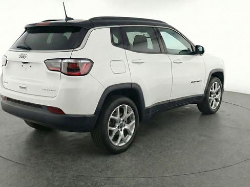 Used 2025 Jeep Compass Limited AWD/4WD image 9
