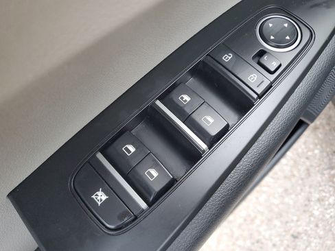 Certified 2023 Kia Forte LXS image 16