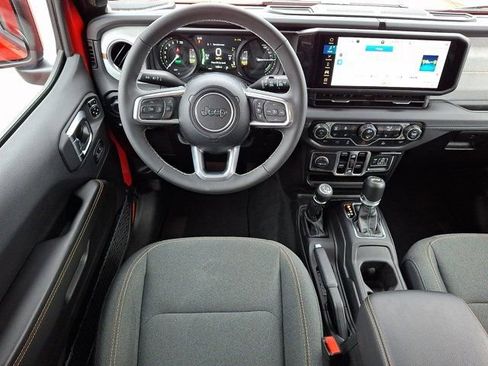 Certified 2025 Jeep Wrangler Unlimited Sahara AWD/4WD image 16