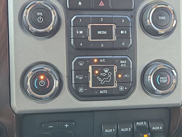 Used 2015 Ford F250 Lariat w/ Lariat Ultimate Package AWD/4WD image 19