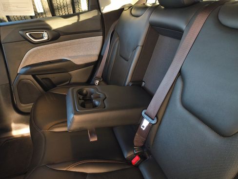 Used 2022 Jeep Compass Latitude image 25