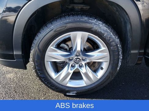 Used 2018 Toyota Highlander Limited Platinum image 29