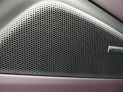 Certified 2025 Porsche Macan Electric image 30