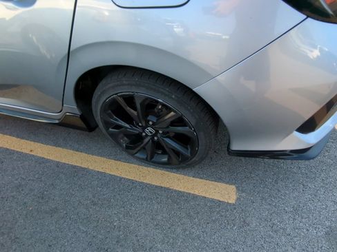 Used 2018 Honda Civic Sport image 5