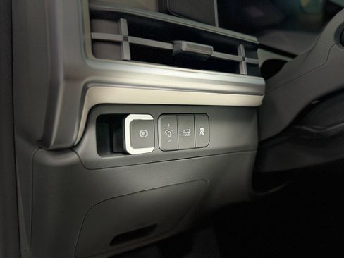 Used 2025 Hyundai Santa Fe SEL AWD/4WD image 18