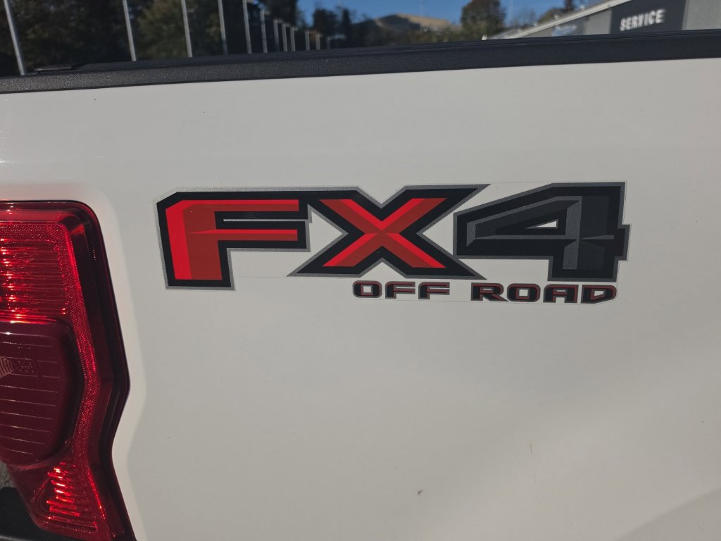 Used 2021 Ford F250 XLT w/ XLT Premium Package AWD/4WD image 11