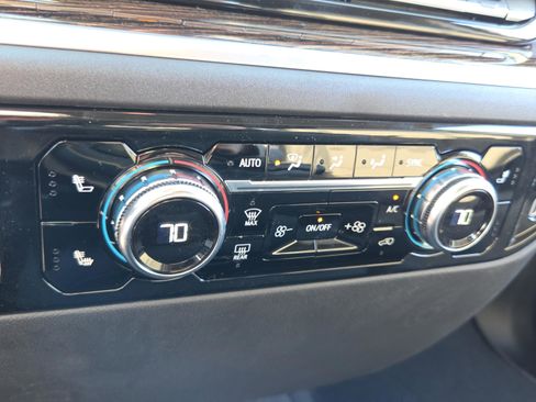 New 2026 GMC Sierra 1500 SLE w/ Preferred Package image 15