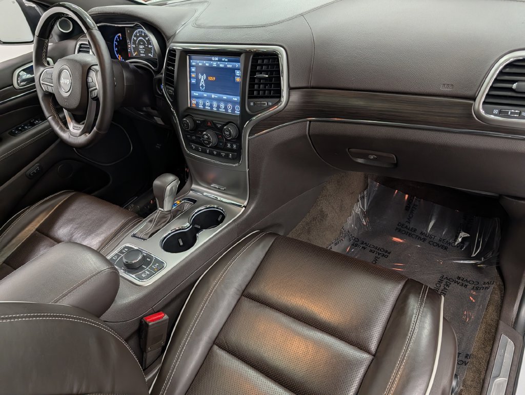 Used 2018 Jeep Grand Cherokee Overland AWD/4WD image 34