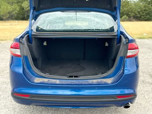 Used 2018 Ford Fusion SE w/ Equipment Group 201A FWD image 22