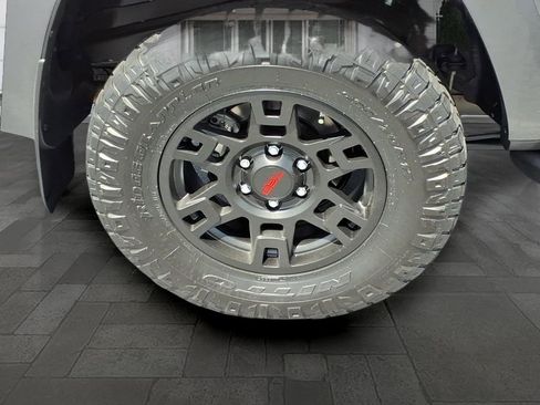 Used 2023 Toyota 4Runner SR5 Premium w/ Moonroof Package RWD image 11