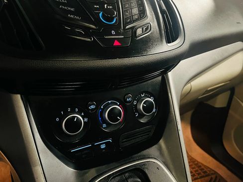 Used 2014 Ford Escape SE image 16