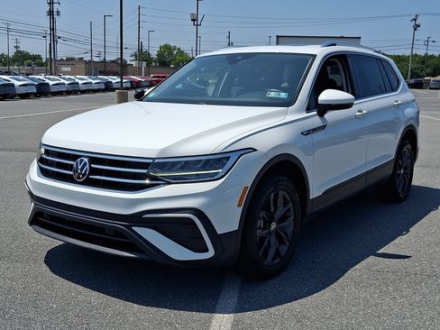 Used 2022 Volkswagen Tiguan SE AWD/4WD image 3