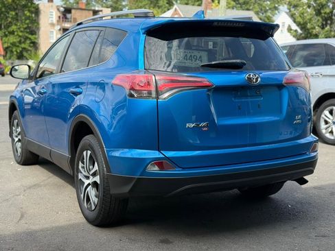Used 2018 Toyota RAV4 LE image 10