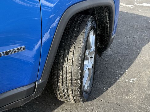 Used 2022 Jeep Compass Latitude image 12