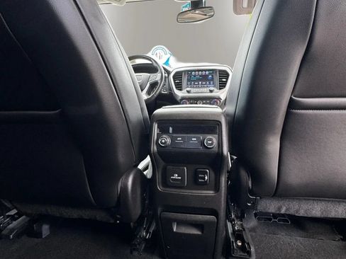 Used 2018 GMC Acadia SLT AWD/4WD image 17