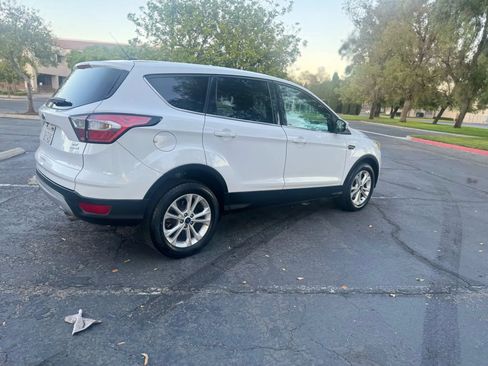 Used 2017 Ford Escape SE FWD image 26