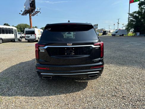 Used 2020 Cadillac XT6 Premium Luxury w/ Platinum Package FWD image 4