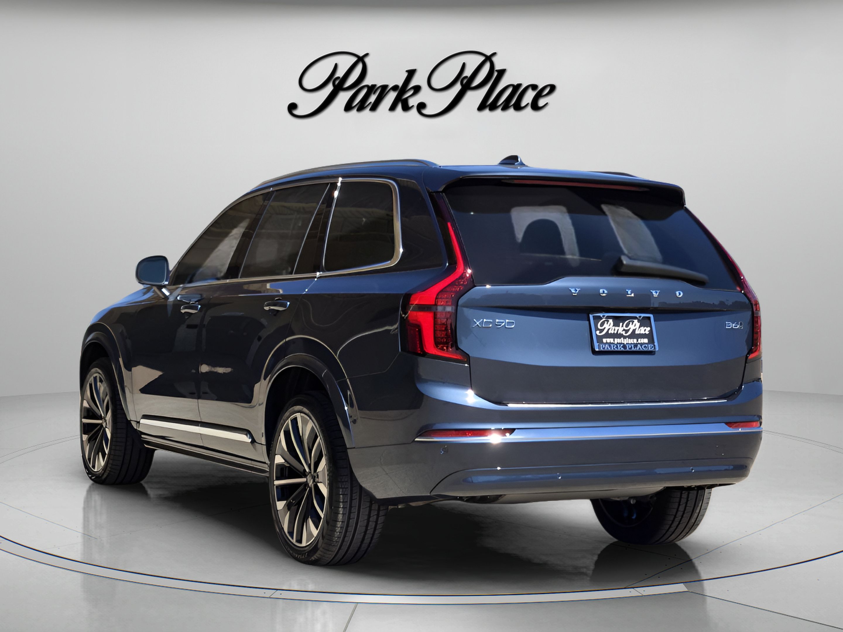 Used 2026 Volvo XC90 B6 Plus w/ Protection Package Premier AWD/4WD image 3
