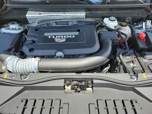 Used 2024 Cadillac XT4 Premium Luxury image 17