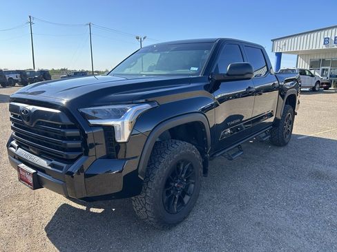 Used 2025 Toyota Tundra SR5 image 3