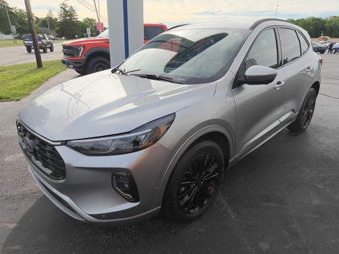 Used 2023 Ford Escape ST-Line Elite w/ Premium Technology Package AWD/4WD image 4