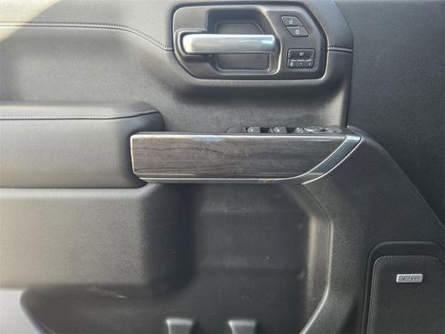 Used 2021 Chevrolet Silverado 2500 LTZ w/ LTZ Plus Package image 23