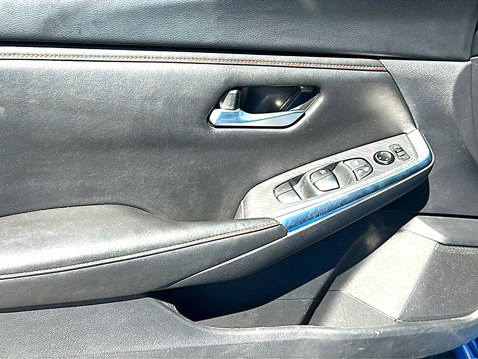 Used 2025 Nissan Sentra SR FWD image 16