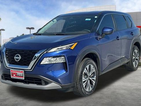 Used 2023 Nissan Rogue SV FWD image 3