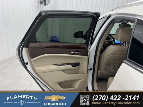 Used 2016 Cadillac SRX Luxury image 10