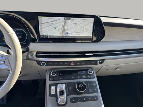 Used 2024 Hyundai Palisade Limited image 16