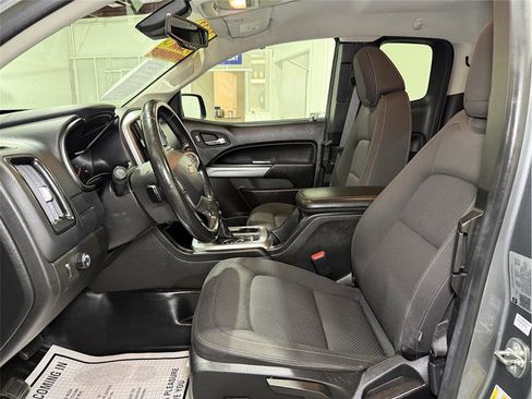 Used 2022 Chevrolet Colorado LT w/ Fleet Safety Package image 13