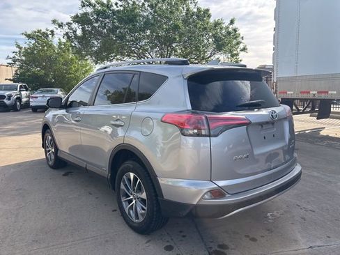 Used 2017 Toyota RAV4 XLE image 7